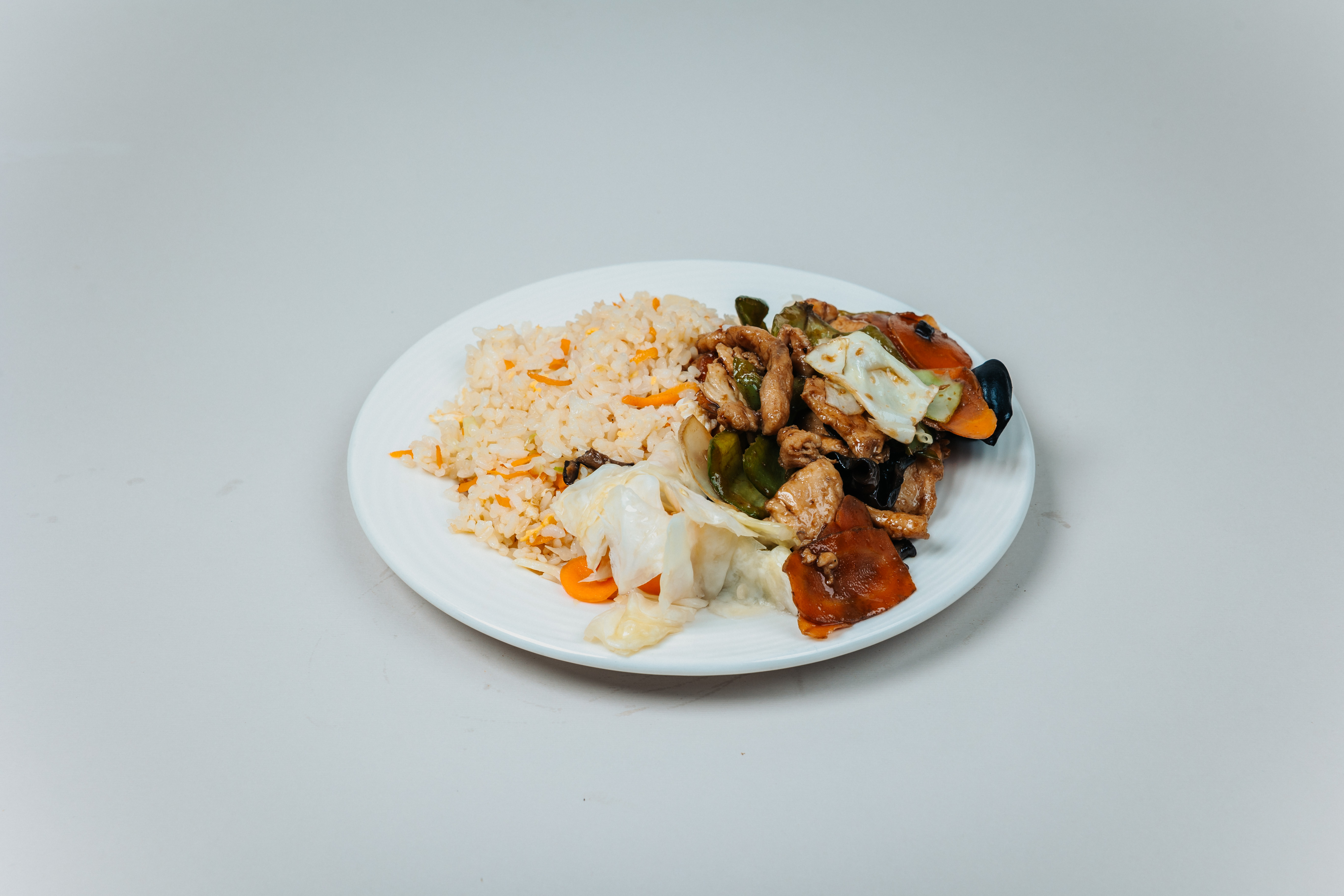 Пиле със зеленчуци + ориз със зеленчуци + китайска туршия