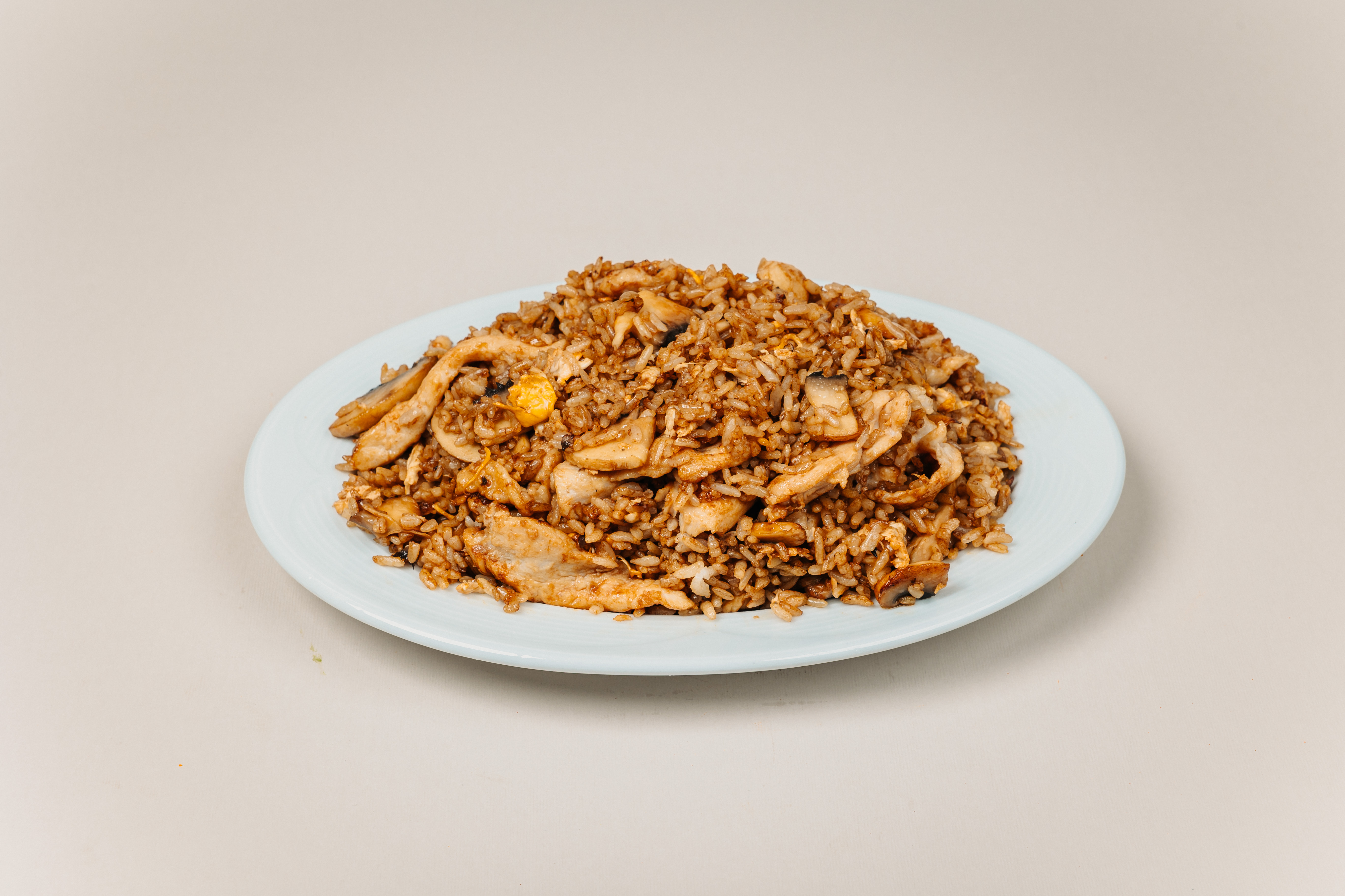 С пиле и печурки